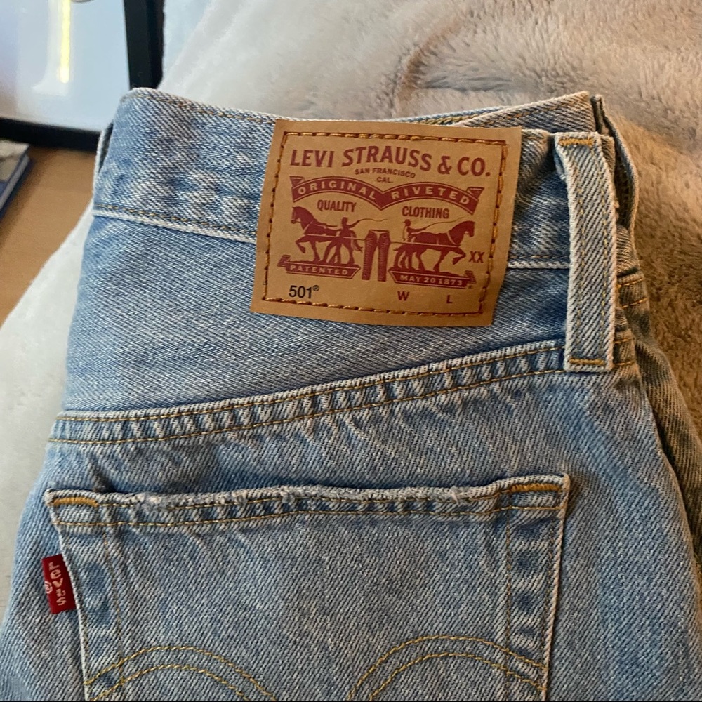 Brand New Levi’s 501 Denim Shorts Size - Picture 3 of 3